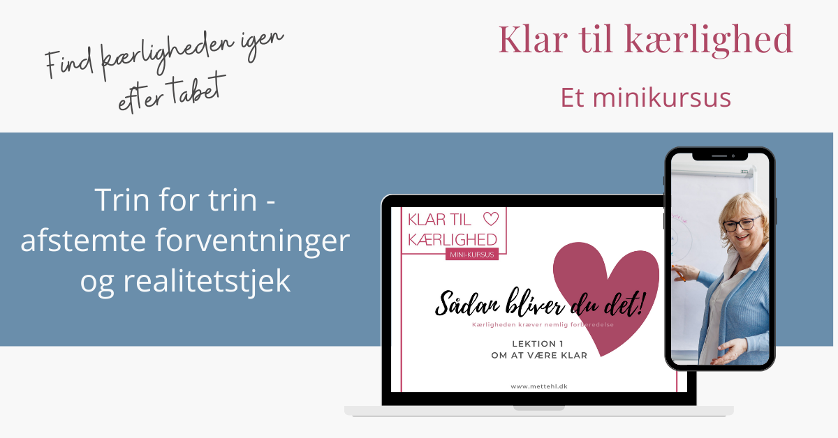 Computerskærm med lektion i "Klar til kærlighed. Sådan bliver du det". Ved siden af mobiltelefon med kvinde med briller, der underviser.